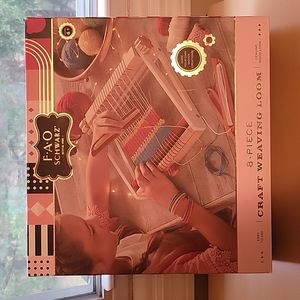 New FAO Schwarz 8-Piece Craft Genuine Wood Weaving Loom